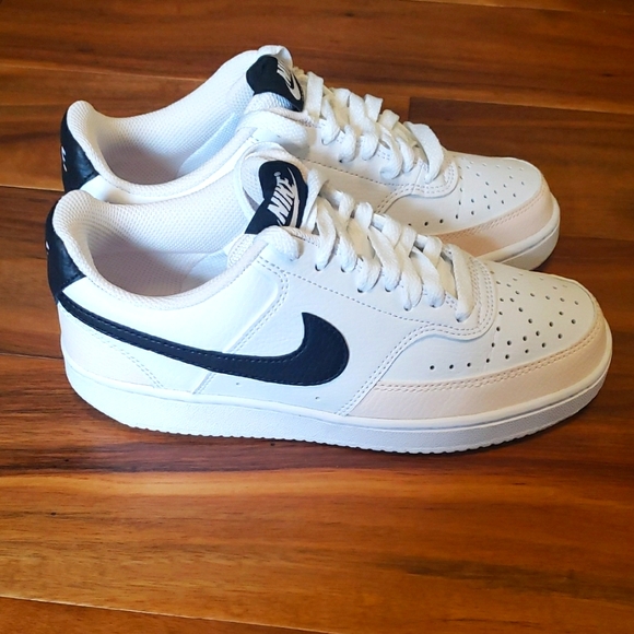 Nike Court Vision Low - Picture 1 of 9